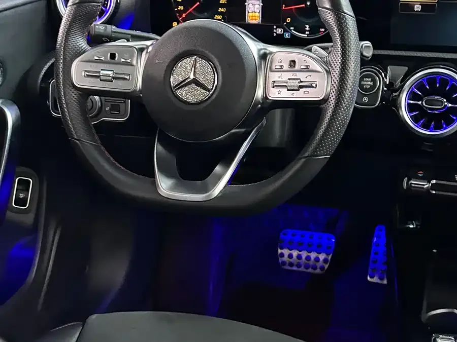 Mercedes-Benz CLA-Class Mercedes-Benz CLA (Imported) 2023 CLA 200 2023 — миниатюра 3