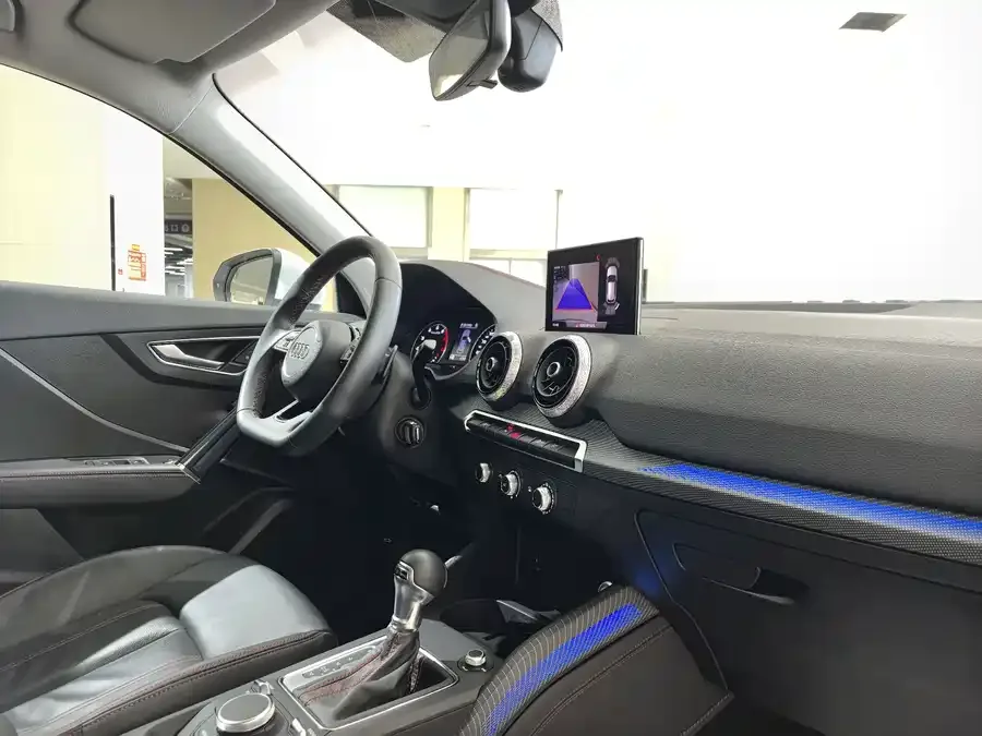Audi Q2L 2022 35 TFSI aggressive and dynamic model 2023 — миниатюра 4