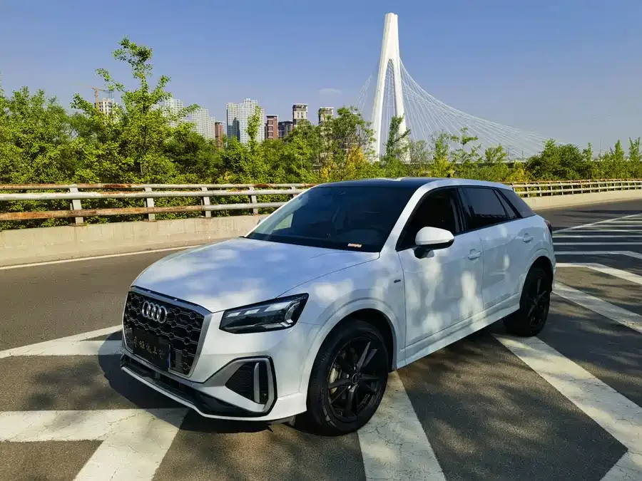 Audi Q2L 2023