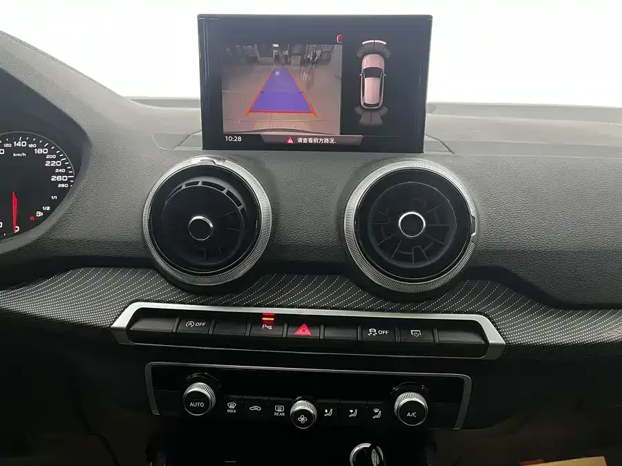 Audi Q2L 2023 35TFSI Stylish Dynamic Edition 2024 — миниатюра 5