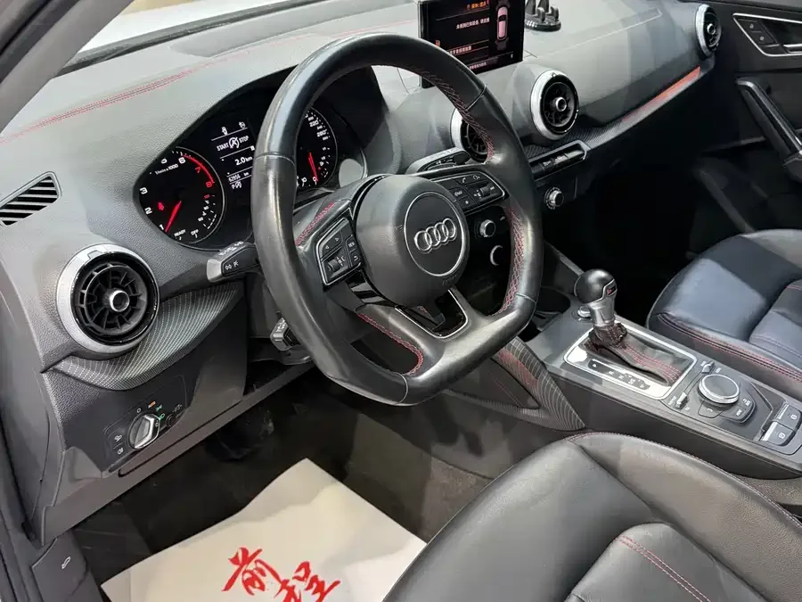 Audi Q2L 2022 35 TFSI aggressive and dynamic model 2023 — миниатюра 3