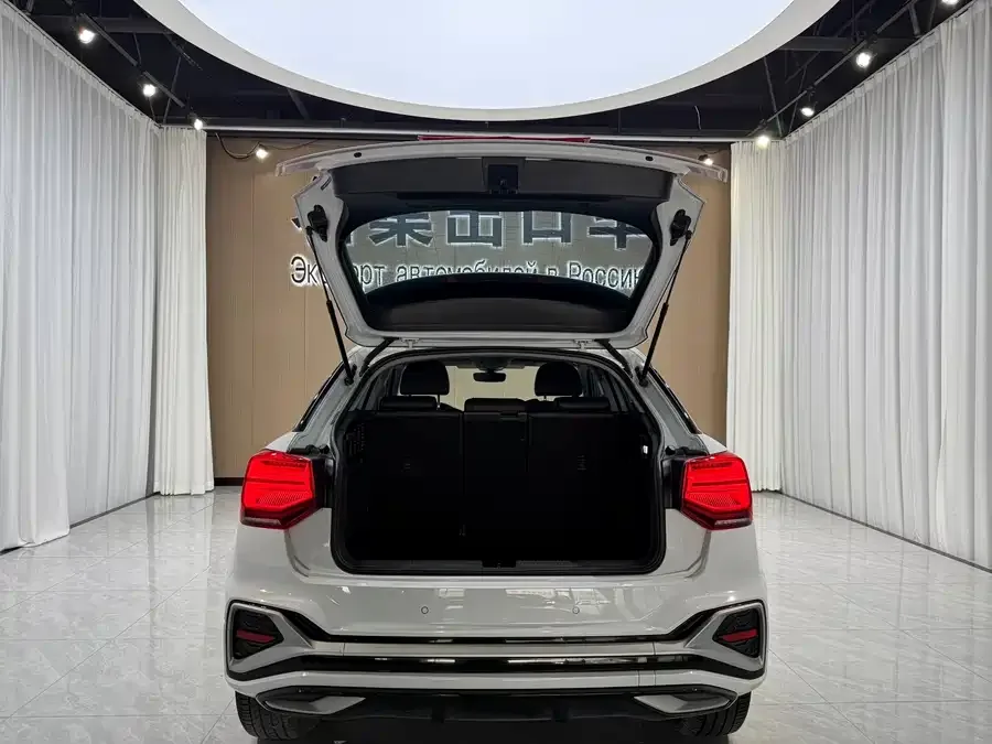 Audi Q2L 2022 35 TFSI aggressive and dynamic model 2023 — миниатюра 5