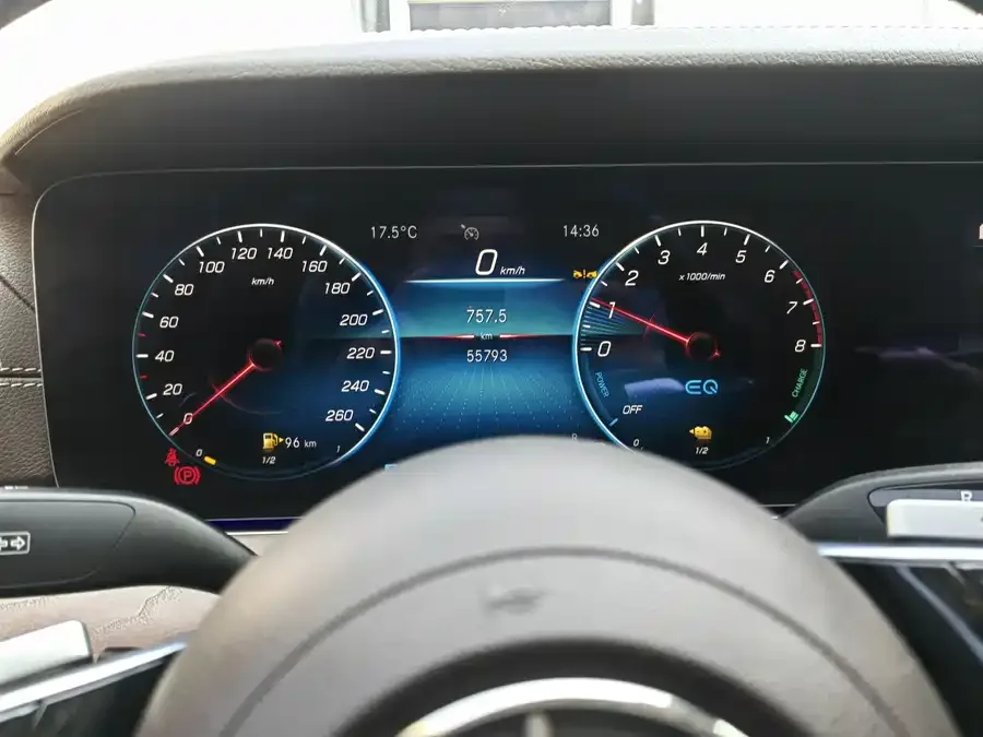Mercedes-Benz E-class new energy Mercedes-Benz E-Class New Energy 2023 E 350 e L Plug-in Hybrid Sedan 2023 — миниатюра 3