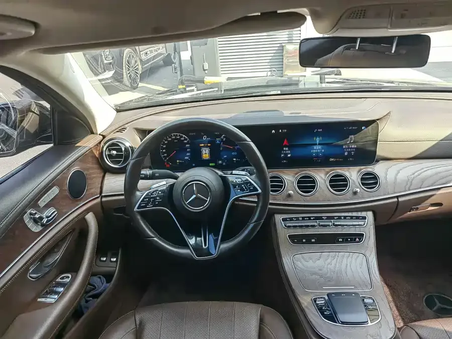 Mercedes-Benz E-class new energy Mercedes-Benz E-Class New Energy 2023 E 350 e L Plug-in Hybrid Sedan 2023 — миниатюра 4
