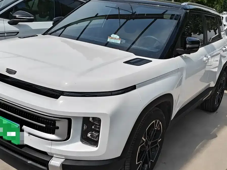 Geely ICON 2024