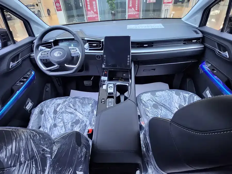 Hyundai Custo Kustu 2024 270TGDi LUX Premium Edition 2026 — миниатюра 2