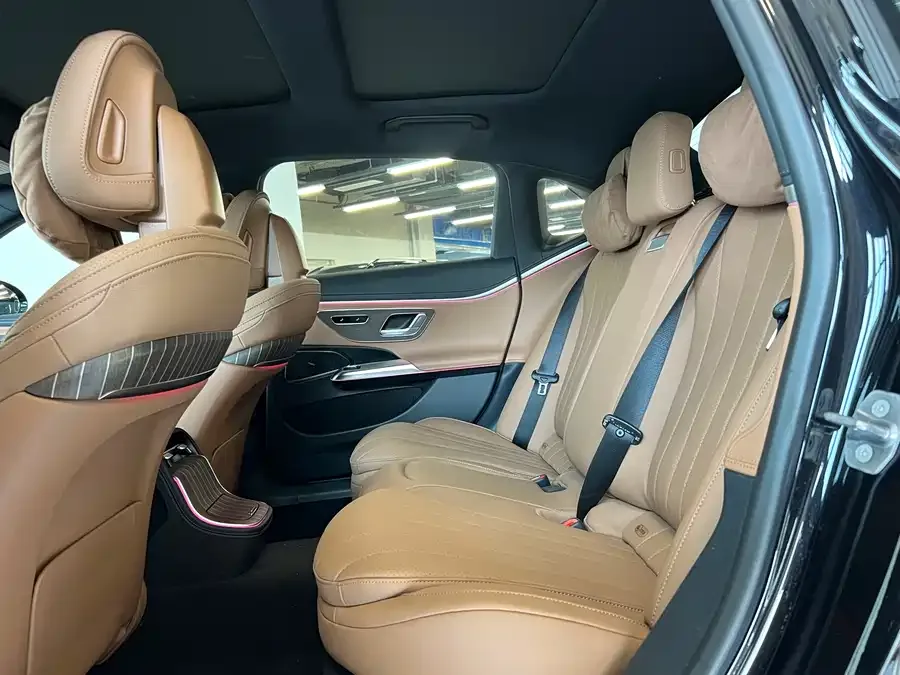 Mercedes-Benz E-class new energy Mercedes-Benz E-Class New Energy 2024 E 350 e L Plug-in Hybrid Sedan 2024 — миниатюра 4