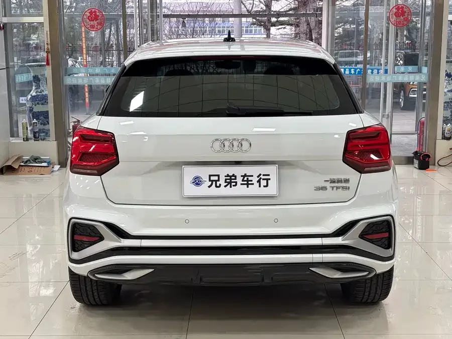 Audi Q2L 2022 35 TFSI aggressive and dynamic model 2023 — миниатюра 3