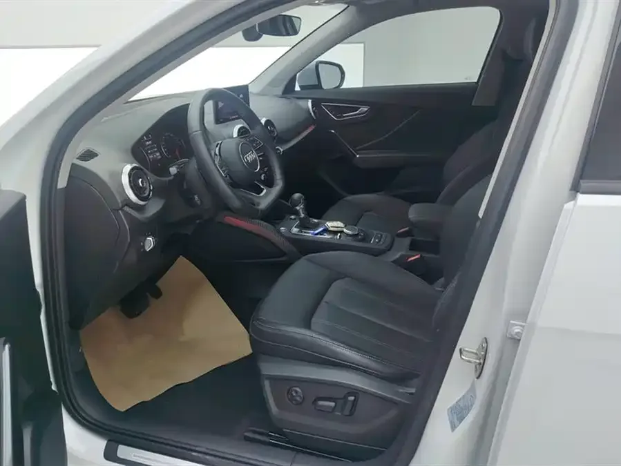 Audi Q2L 2024 35TFSI Fashion Dynamic Edition 2024 — миниатюра 3