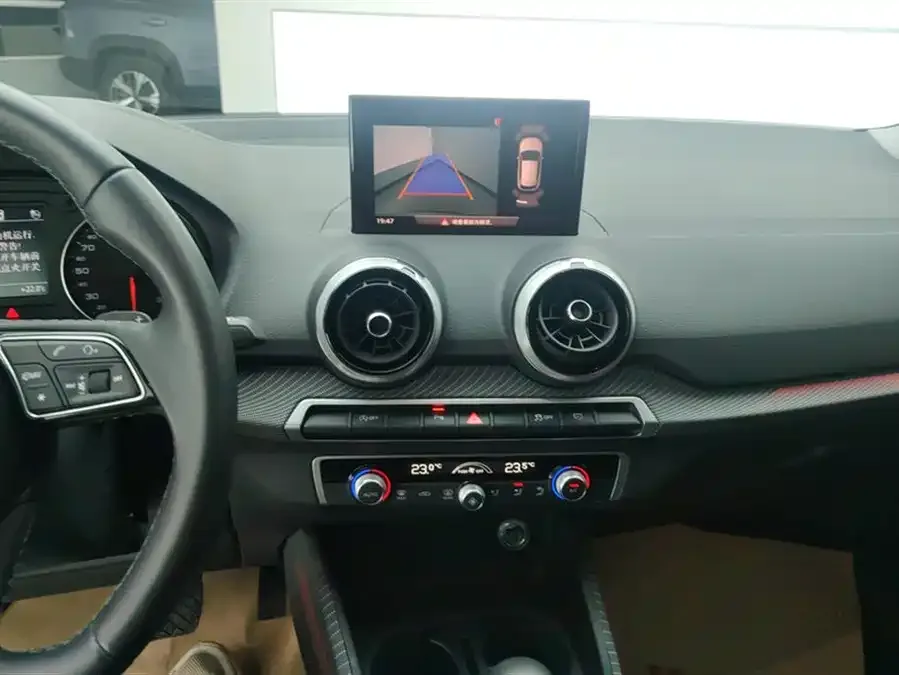 Audi Q2L 2024 35TFSI Fashion Dynamic Edition 2024 — миниатюра 4