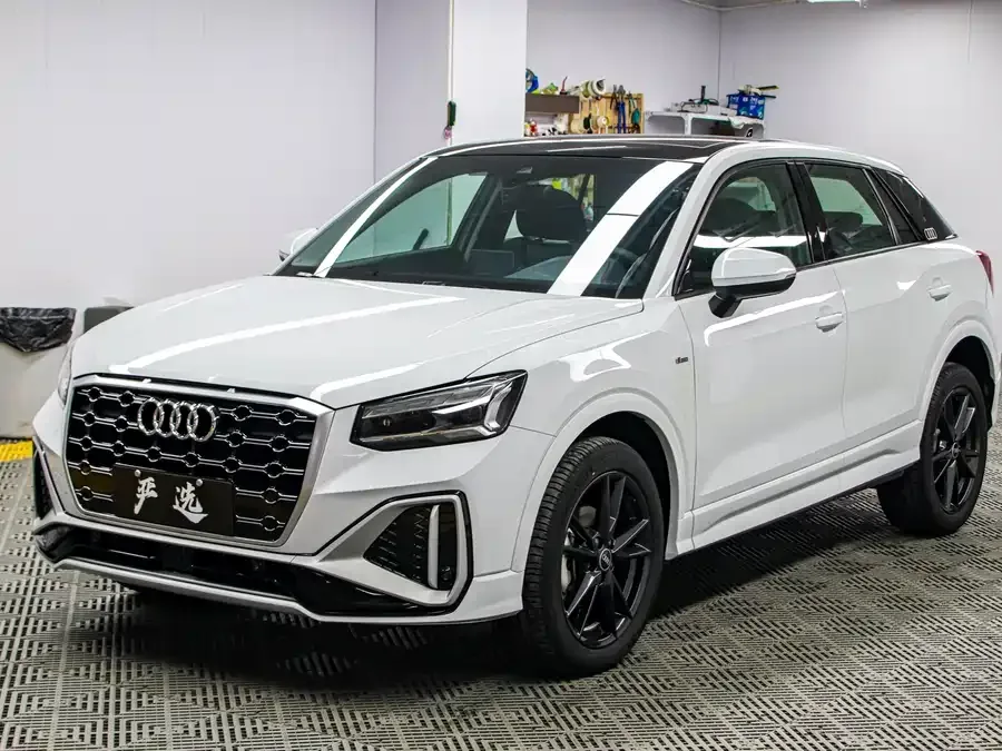 Audi Q2L 2023
