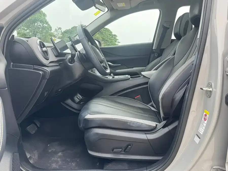 BYD Sea Lion 05 DM-i Sea Lion 05 DM-i 2025 DM-i Intelligent Driving Edition 115KM Premium Edition 2026 — миниатюра 3