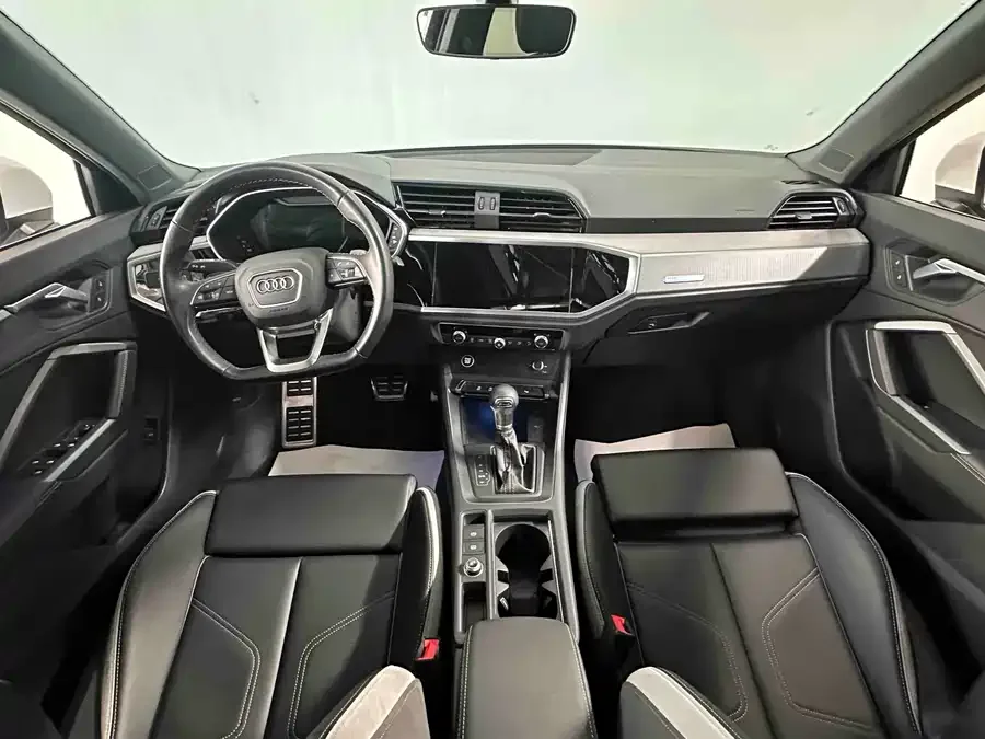 Audi Q3 2024 35 TFSI Fashion Dynamic Edition 2024 — миниатюра 3