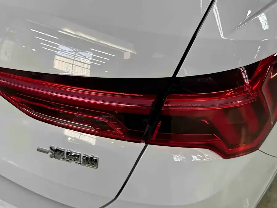 Audi Q3 2024 35 TFSI Fashion Dynamic Edition 2024 — миниатюра 4