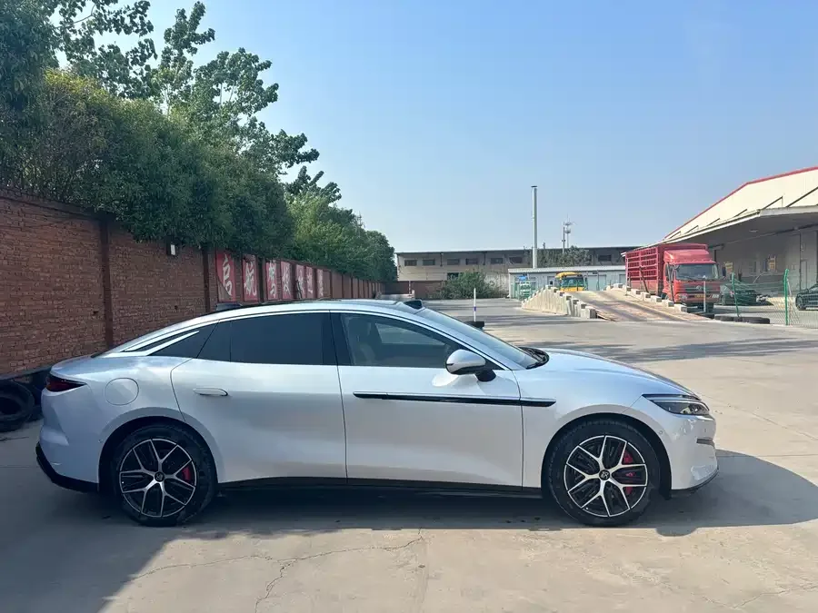 BYD Han L Han L 2025 EV Four-wheel Drive LiDAR Flagship Model 2025 — миниатюра 2