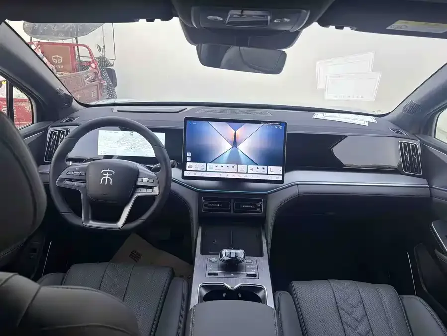 BYD Song L DM-i Song L DM-i 2025 Intelligent Driving Edition 112km Surpassing Edition 2025 — миниатюра 2
