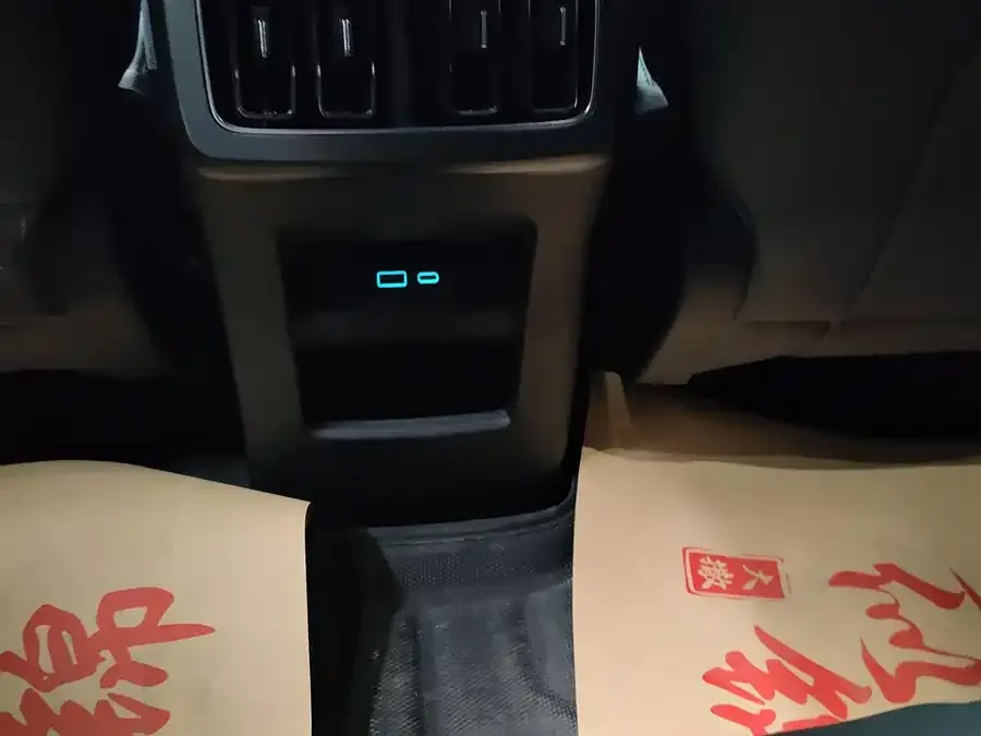 BYD Song L DM-i Song L DM-i 2025 Intelligent Driving Edition 112km Surpassing Edition 2025 — миниатюра 5