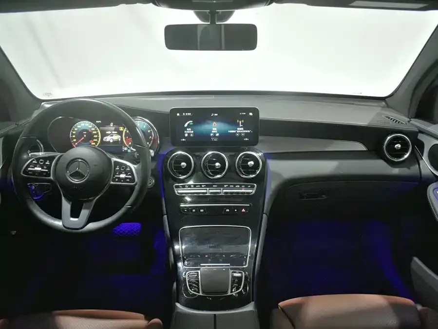 Mercedes-Benz GLC Coupe Mercedes-Benz GLC Coupe 2022 GLC 260 4MATIC Coupe SUV 2022 — миниатюра 2