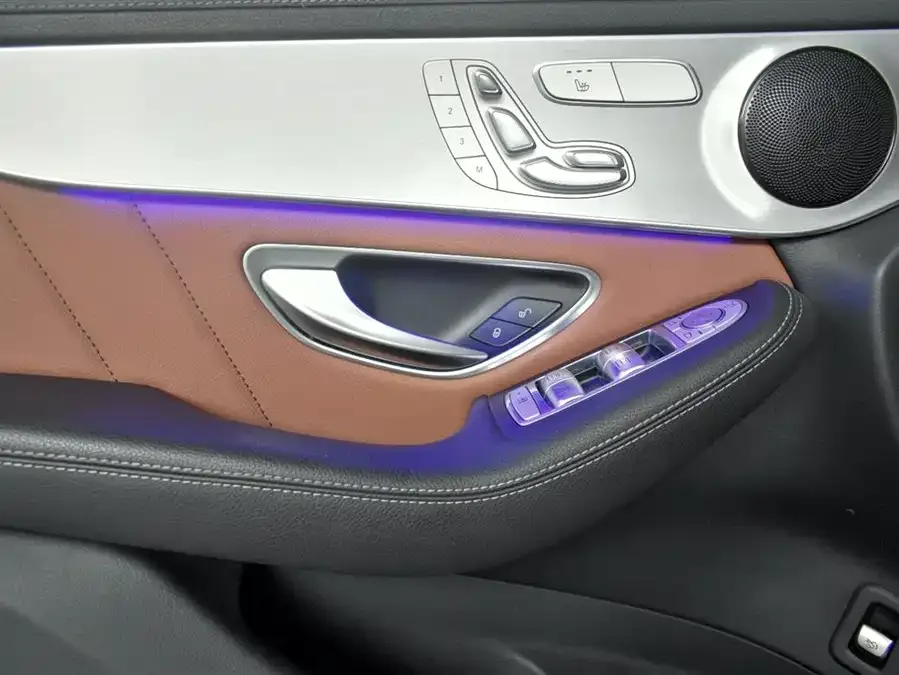 Mercedes-Benz GLC Coupe Mercedes-Benz GLC Coupe 2022 GLC 260 4MATIC Coupe SUV 2022 — миниатюра 3