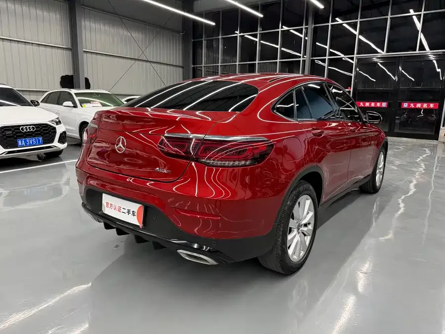 Mercedes-Benz GLC Coupe Mercedes-Benz GLC coupe 2022 facelift GLC 260 4MATIC coupe SUV 2022 — миниатюра 4