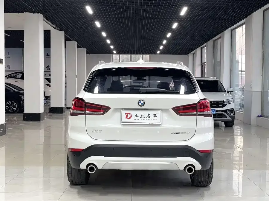 BMW X1 2022 sDrive20Li Fashion Edition 2023 — миниатюра 2