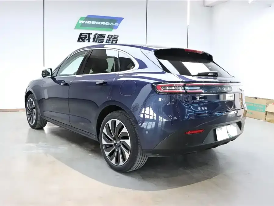 AITO M5 M5 2022 Extended Range 4WD Ultimate Edition 2022 — миниатюра 2