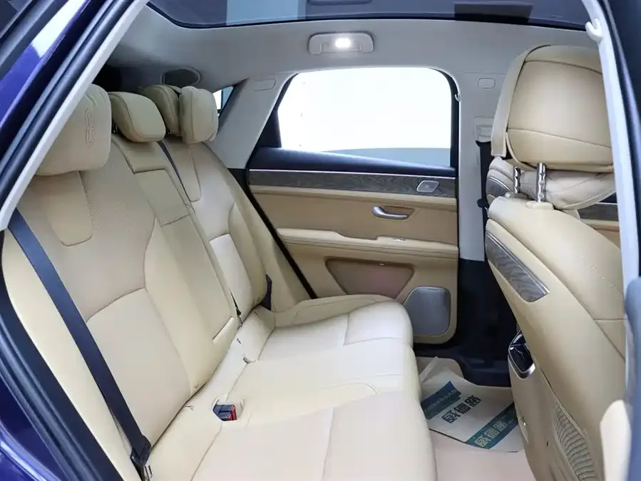 AITO M5 M5 2022 Extended Range 4WD Ultimate Edition 2022 — миниатюра 5