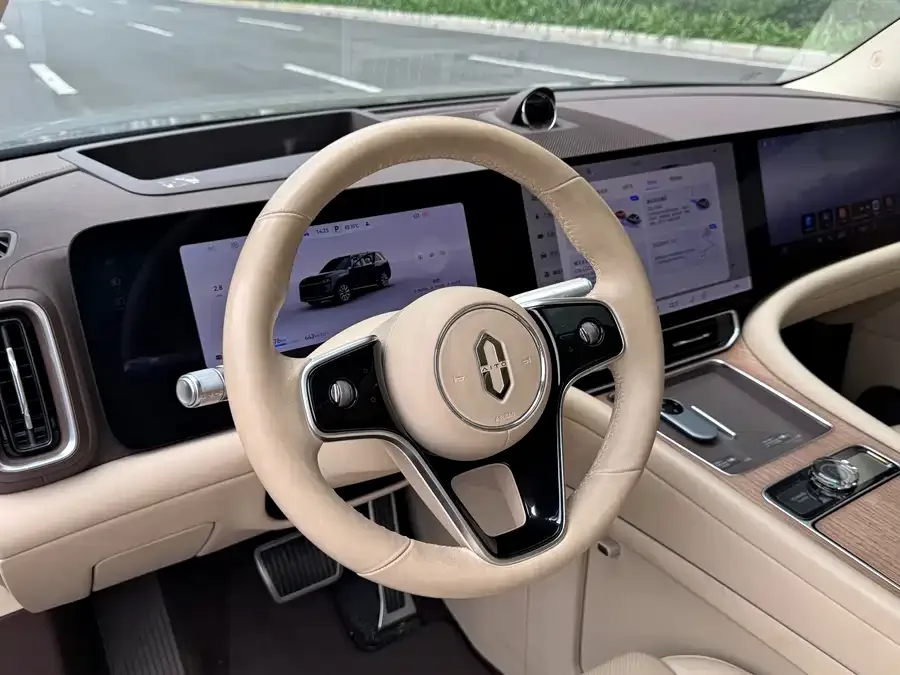 AITO M9 Wenjie M9 2024 Extended Range Max Edition 42kWh 6-seater Edition 2024 — миниатюра 2