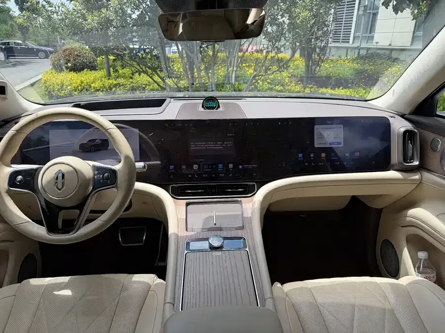 AITO M9 Wenjie M9 2024 Extended Range Max Edition 42kWh 6-seater Edition 2024 — миниатюра 3