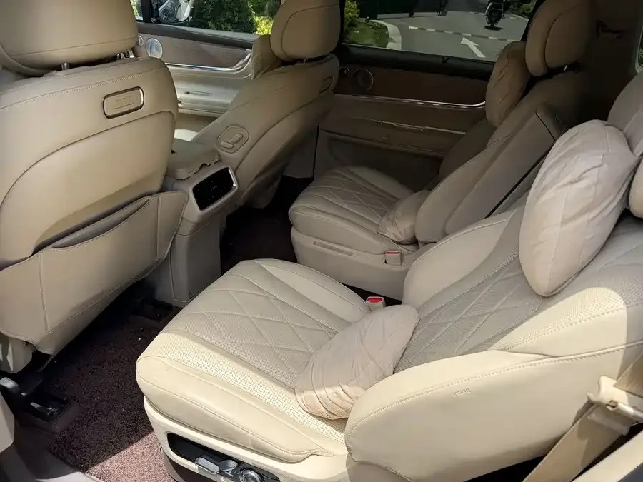 AITO M9 Wenjie M9 2024 Extended Range Max Edition 42kWh 6-seater Edition 2024 — миниатюра 5