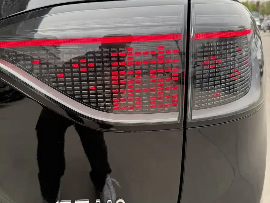 AITO M9 Wenjie M9 2024 Extended Range Max Edition 42kWh 6-seater Edition 2024 — миниатюра 3