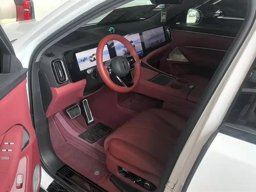 AITO M8 Wenjie M8 2025 Extended Range Ultra Edition 53.4kWh 6-Seat Version (192-line LiDAR) 2025 — миниатюра 3
