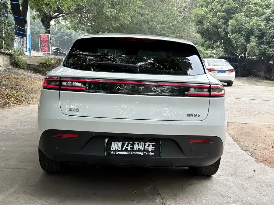 AITO M5 M5 2022 Extended Range Rear-Drive Standard Edition 2022 — миниатюра 5