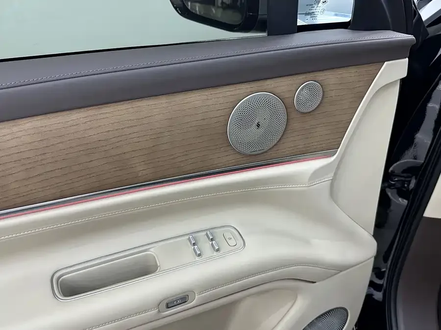 AITO M9 M9 2024 Extended Range Ultra Edition 52kWh 6-seater Edition 2024 — миниатюра 4