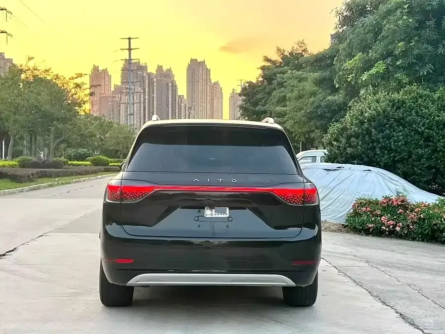 AITO M9 Wenjie M9 2024 Extended Range Max Edition 42kWh 6-seater Edition 2024 — миниатюра 4