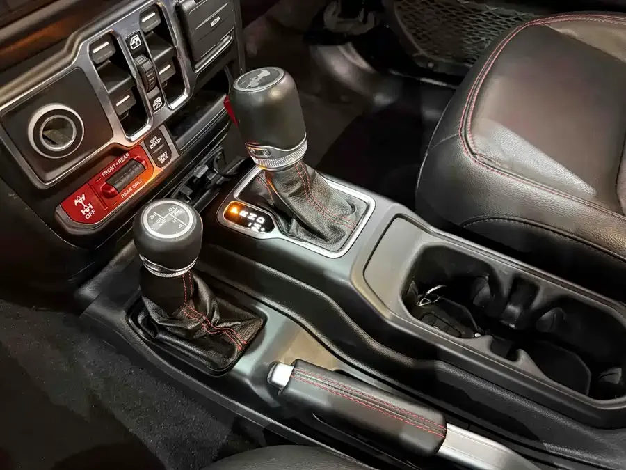 Jeep Wrangler Wrangler 2021 2.0T Robin Hood Four-Door Edition 2024 — миниатюра 4