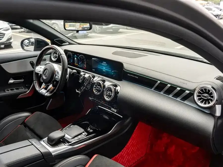 Mercedes-Benz A-Class AMG Mercedes-Benz A-Class AMG 2022 AMG A 35 L 4MATIC 2022 — миниатюра 4