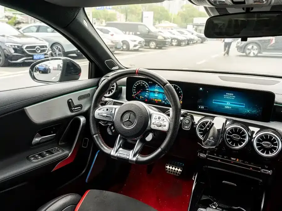 Mercedes-Benz A-Class AMG Mercedes-Benz A-Class AMG 2022 AMG A 35 L 4MATIC 2022 — миниатюра 5