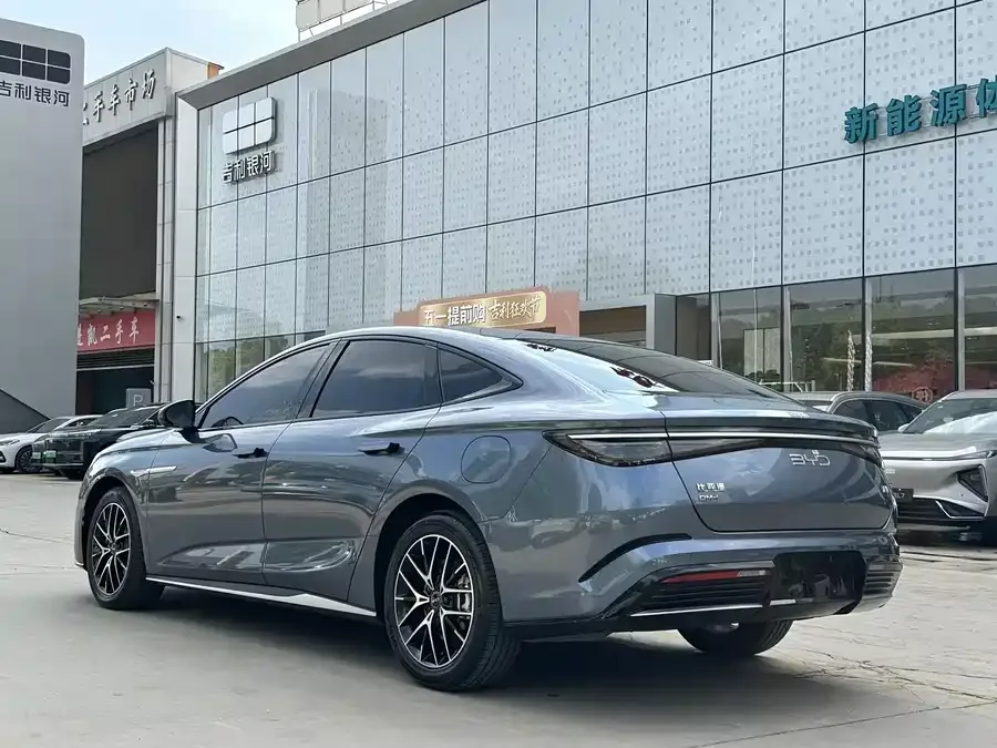 BYD Seal Haibao 2024 Glory Edition DM-i 1.5L 121km Luxury 2024 — миниатюра 5