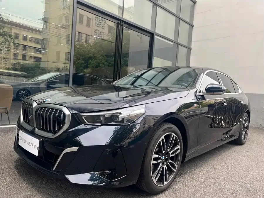 BMW 5 Series 2025
