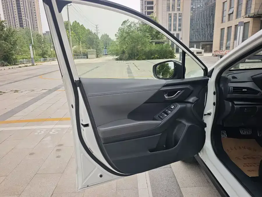 Subaru Leopard 2024 2.5i AWD Flagship Edition EyeSight 2023 — миниатюра 3