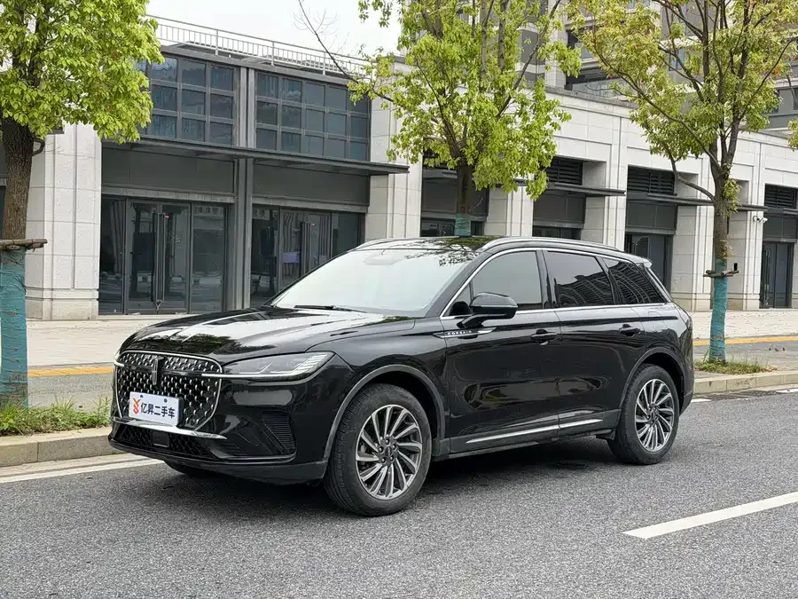 Lincoln Adventurer 2023
