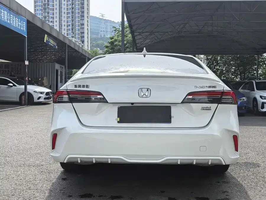 Honda Inspire Insignia 2025 260TURBO Elegant Edition 2025 — миниатюра 2