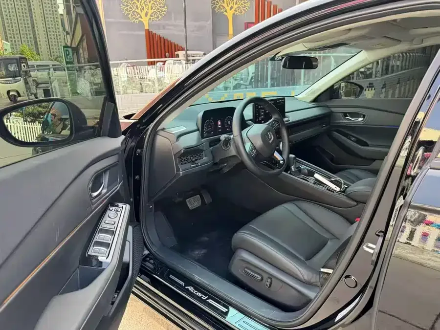 Honda Accord Accord 2025 260TURBO Luxury Edition 2025 — миниатюра 4