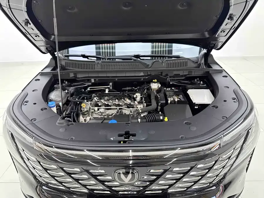 Changan CS75PLUS Changan CS75PLUS 2025 Fourth Generation Ultra 2.0T New Blue Whale Smart Engine Edition 2025 — миниатюра 3