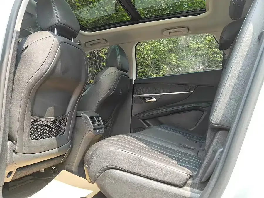 Peugeot 5008 Peugeot 5008 2023 400THP Love Full Seat Edition 7 Seaters 2022 — миниатюра 4