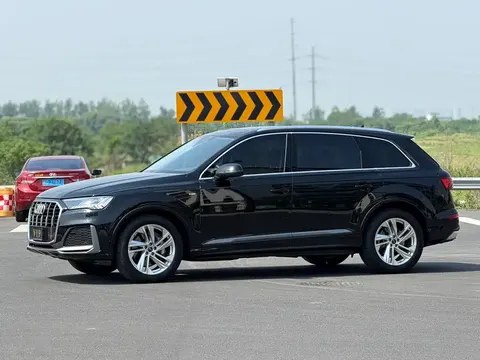Audi Q7 2023 купить в Москве