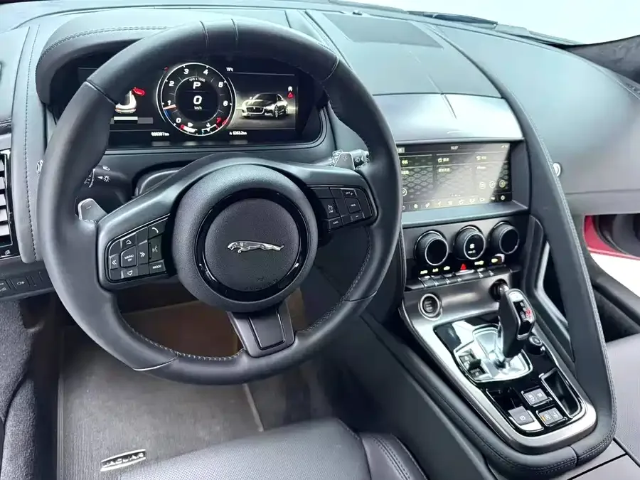Jaguar F-Type 2024 P300 75th Anniversary Collection Hardtop Edition 2024 — миниатюра 4