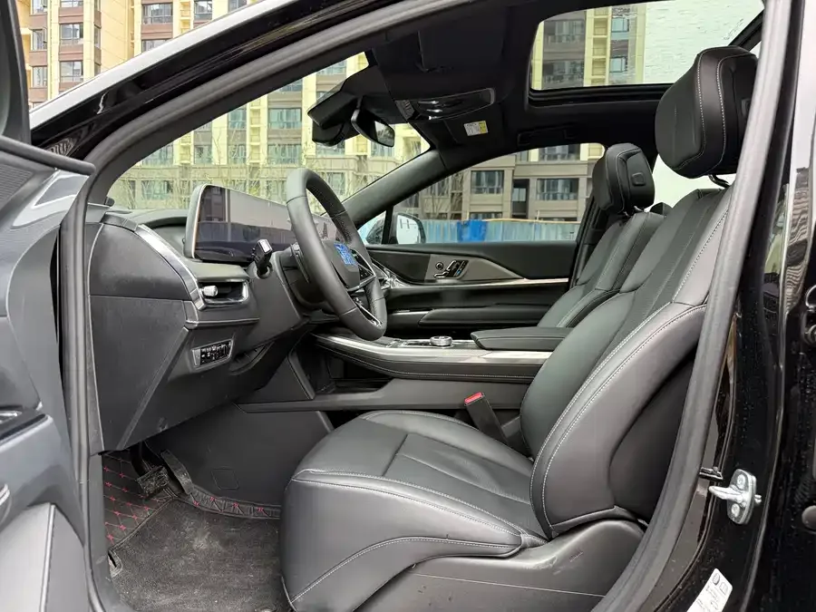 Cadillac XT5 2026 2.0T Luxury 2025 — миниатюра 2