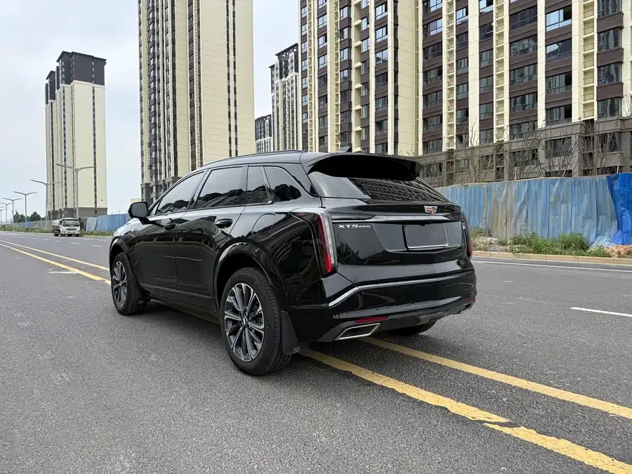 Cadillac XT5 2026 2.0T Luxury 2025 — миниатюра 3